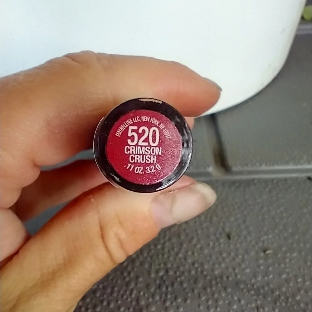 Volume xl seduction plumping lip color 520 crimson